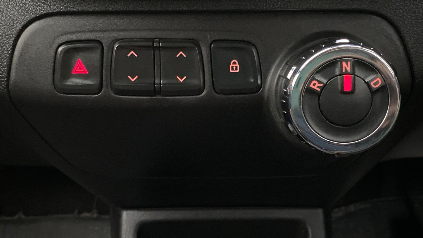2017 Renault Kwid CLIMBER 1.0 AT, Petrol, Automatic, 36,752 km, Gear Lever