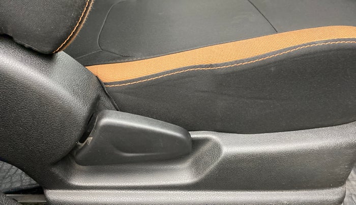 2017 Renault Kwid CLIMBER 1.0 AT, Petrol, Automatic, 36,752 km, Driver Side Adjustment Panel
