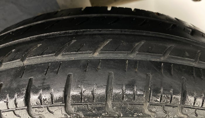 2017 Renault Kwid CLIMBER 1.0 AT, Petrol, Automatic, 36,752 km, Left Rear Tyre Tread