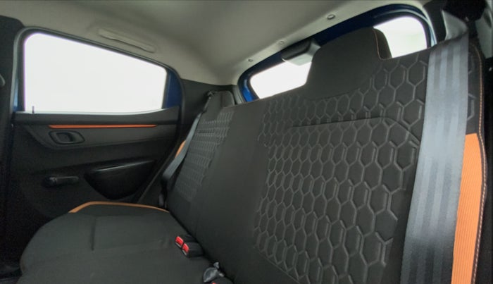 2017 Renault Kwid CLIMBER 1.0 AT, Petrol, Automatic, 36,752 km, Right Side Rear Door Cabin