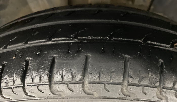 2017 Renault Kwid CLIMBER 1.0 AT, Petrol, Automatic, 36,752 km, Right Front Tyre Tread