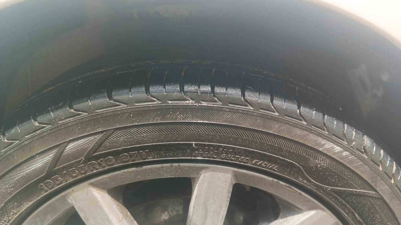 2019 Volkswagen Polo HIGHLINE PLUS 1.5 16 ALLOY, Diesel, Manual, 91,371 km, Right Front Tyre Tread