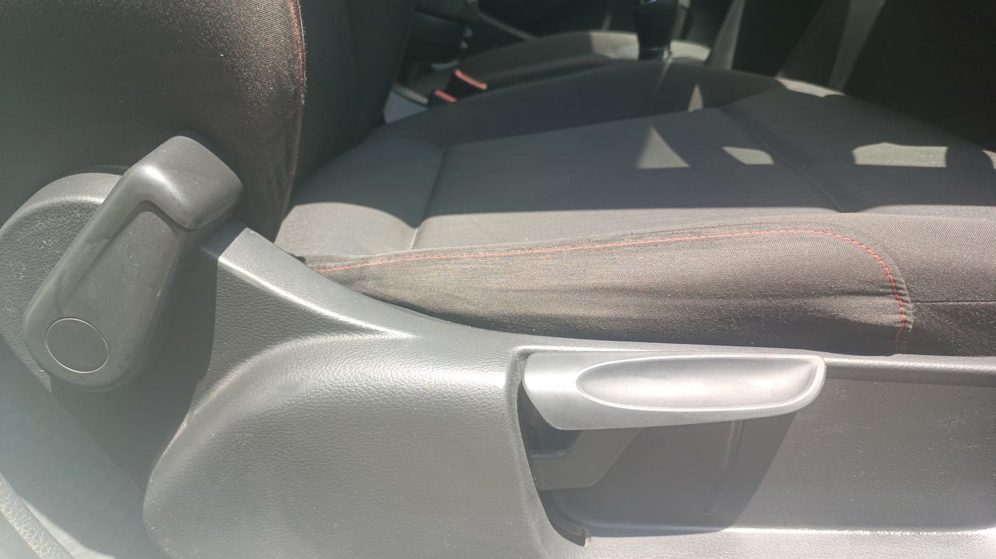 2019 Volkswagen Polo HIGHLINE PLUS 1.5 16 ALLOY, Diesel, Manual, 91,371 km, Driver Side Adjustment Panel