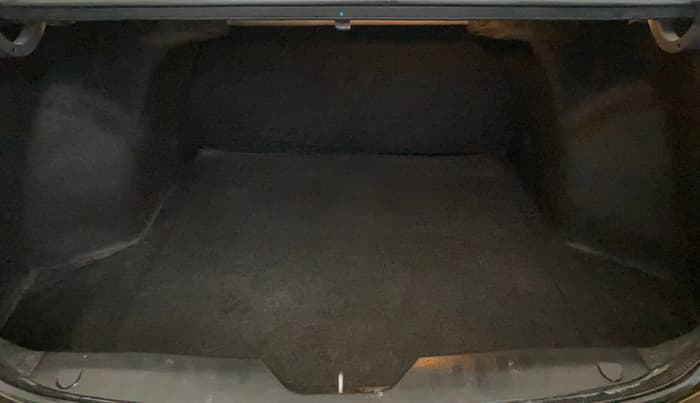 2015 Maruti Ciaz ZXI+, Petrol, Manual, 30,218 km, Boot Inside