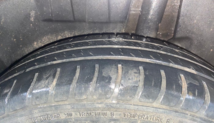 2018 Maruti Dzire VXI, Petrol, Manual, 52,210 km, Left Rear Tyre Tread