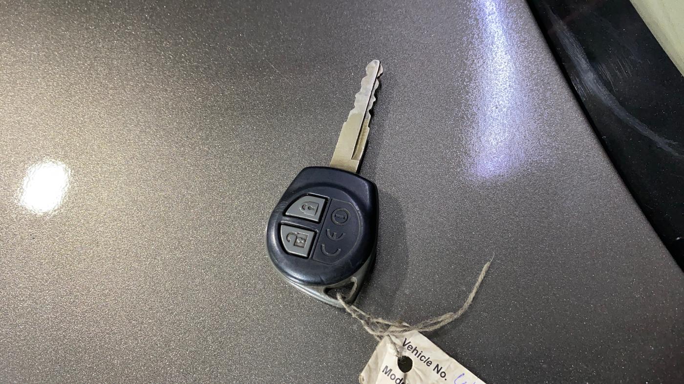 2018 Maruti Dzire VXI, Petrol, Manual, 52,210 km, Key Close Up