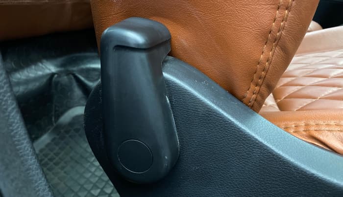 2019 Volkswagen Ameo TRENDLINE 1.0L, Petrol, Manual, 1,12,956 km, Driver Side Adjustment Panel