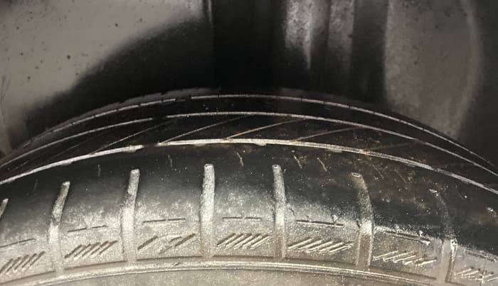 2019 Volkswagen Ameo TRENDLINE 1.0L, Petrol, Manual, 1,12,956 km, Left Rear Tyre Tread