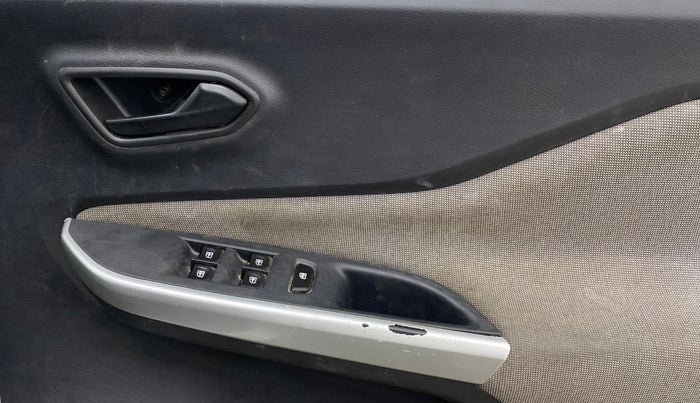 2021 Nissan MAGNITE XE, Petrol, Manual, 1,12,912 km, Driver Side Door Panels Control