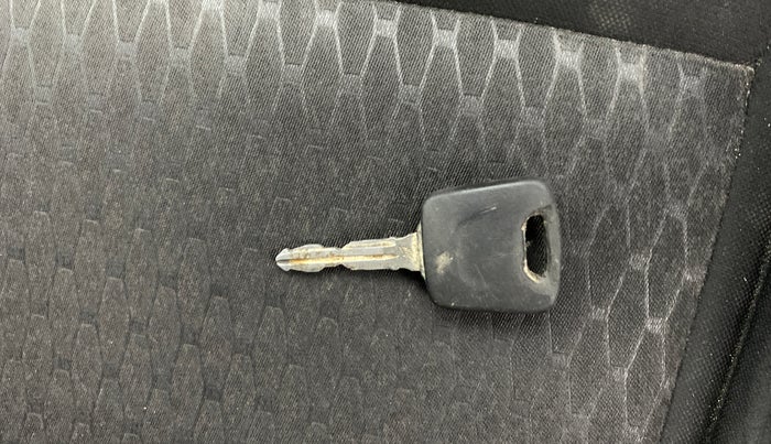 2021 Nissan MAGNITE XE, Petrol, Manual, 1,12,912 km, Key Close Up