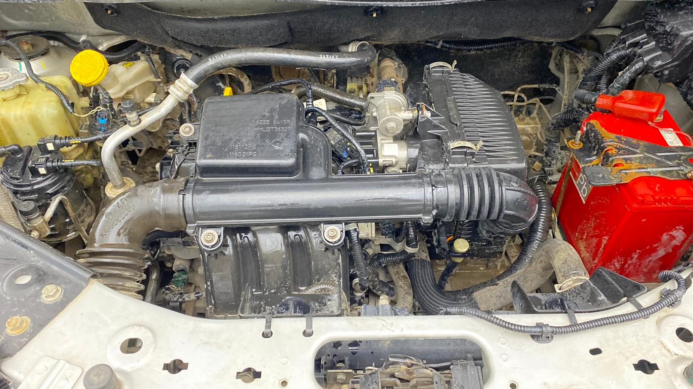 2021 Nissan MAGNITE XE, Petrol, Manual, 1,12,970 km, Engine View