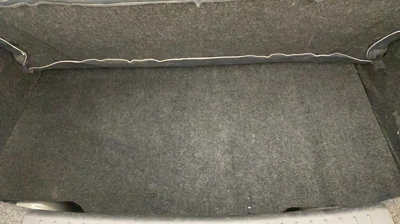 2017 Mahindra Kuv100 K4 6 STR, Petrol, Manual, 23,446 km, Boot Inside