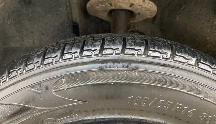 2017 Mahindra Kuv100 K4 6 STR, Petrol, Manual, 23,446 km, Left Front Tyre Tread