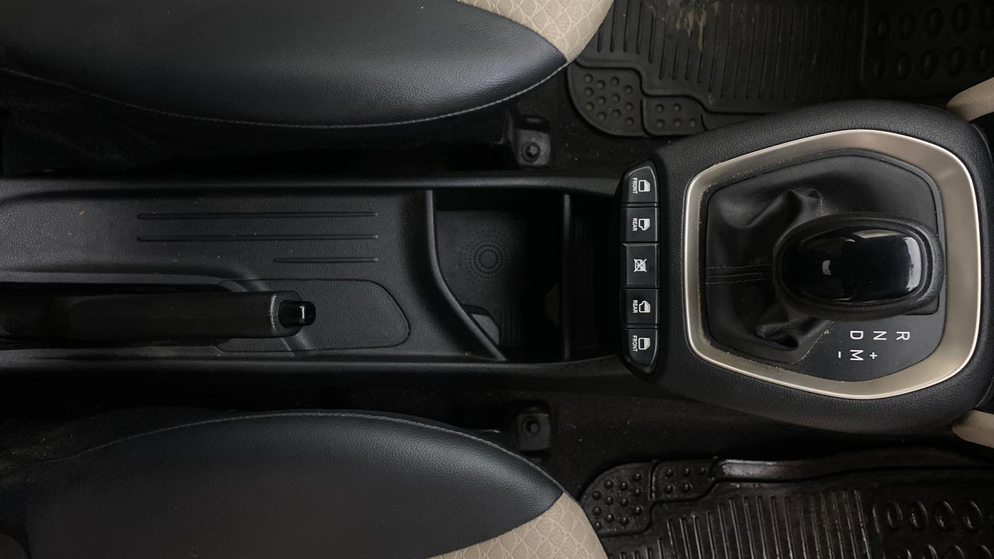 2021 Hyundai NEW SANTRO SPORTZ AMT, Petrol, Automatic, 28,458 km, Gear Lever