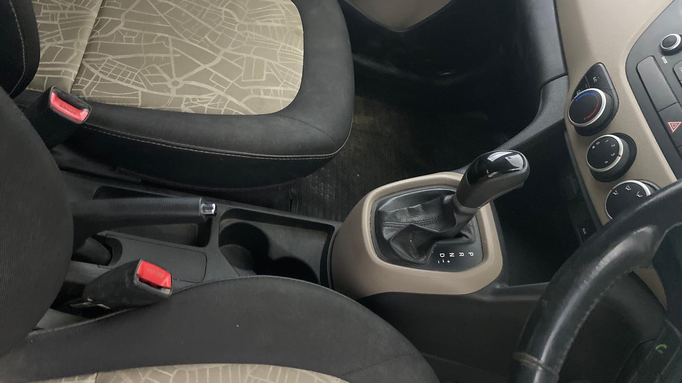 2015 Hyundai Grand i10 ASTA AT 1.2 KAPPA VTVT, Petrol, Automatic, 26,549 km, Gear Lever