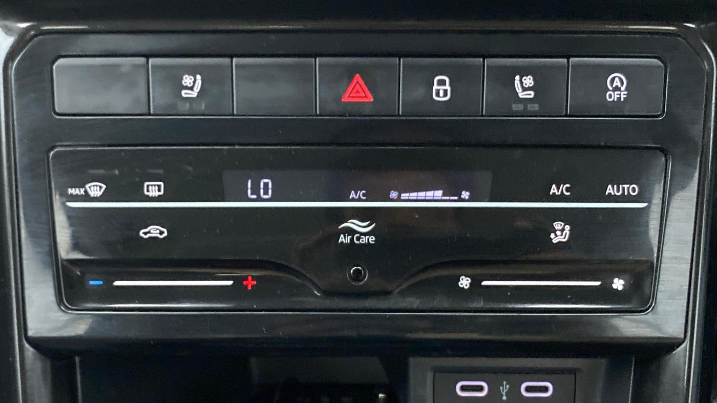 2022 Skoda KUSHAQ STYLE 1.5L TSI MT, Petrol, Manual, 21,883 km, Automatic Climate Control