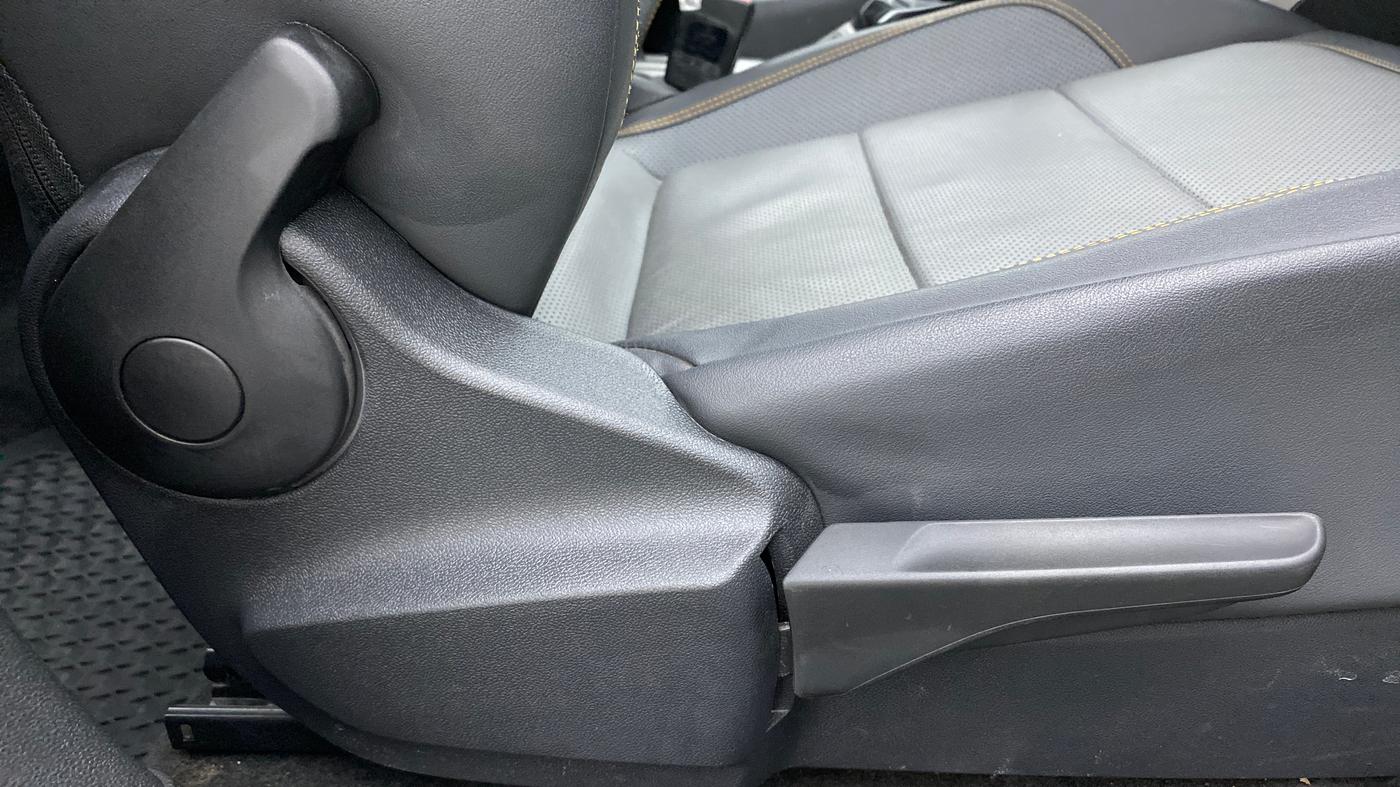 2022 Skoda KUSHAQ STYLE 1.5L TSI MT, Petrol, Manual, 21,883 km, Driver Side Adjustment Panel