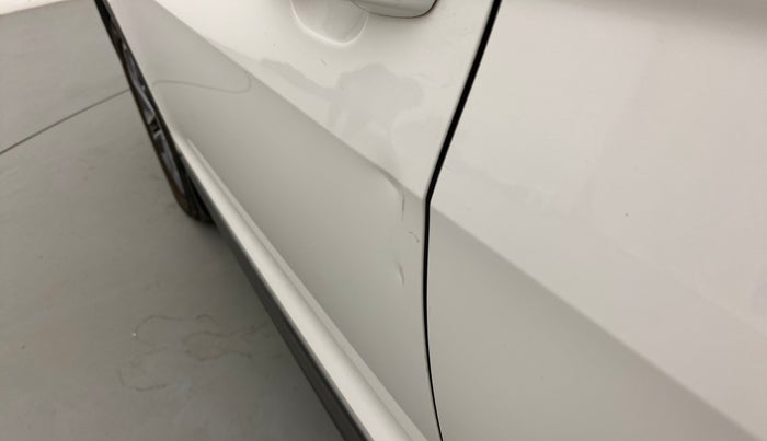 2022 Skoda KUSHAQ STYLE 1.5L TSI MT, Petrol, Manual, 21,883 km, Front passenger door - Slightly dented