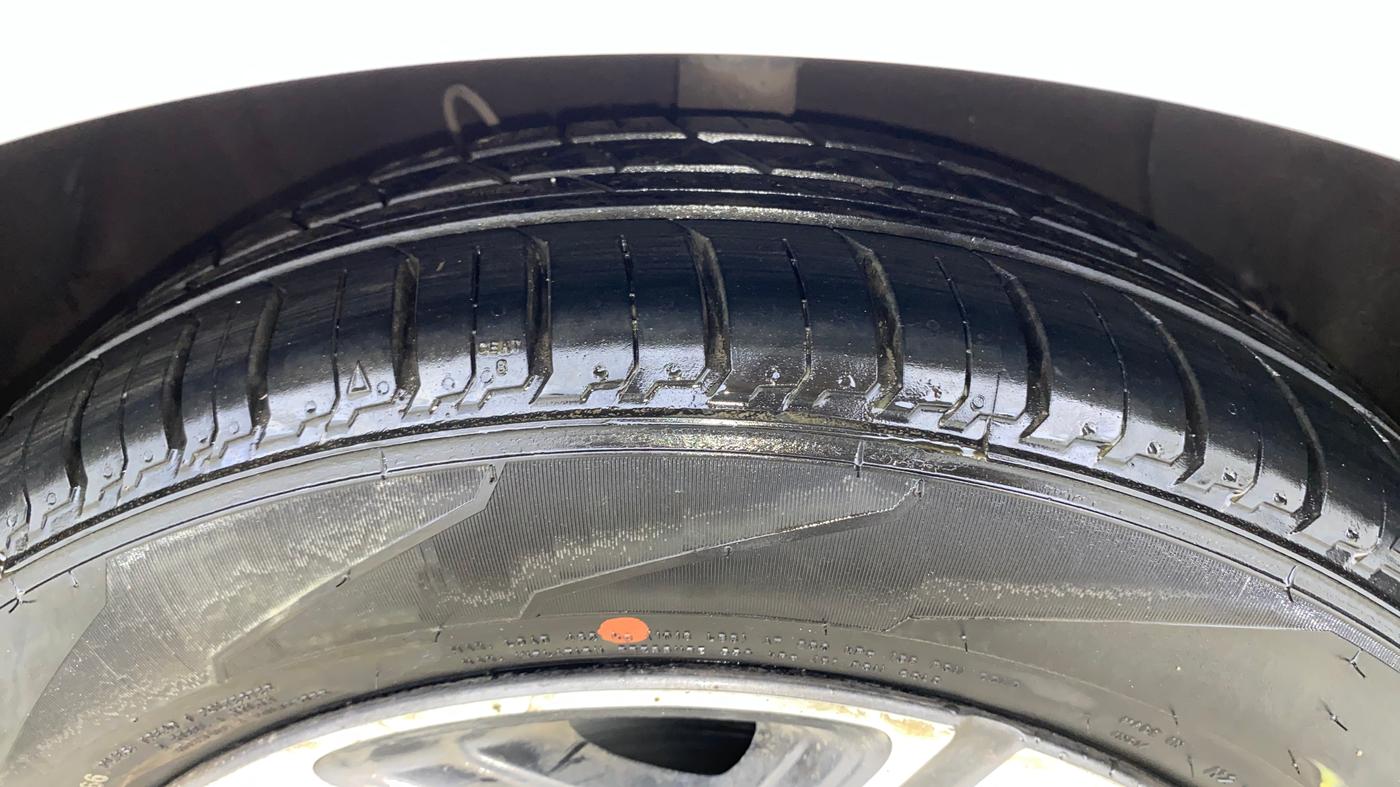 2023 Hyundai AURA SX PLUS 1.2 AMT, Petrol, Automatic, 47,649 km, Right Front Tyre Tread