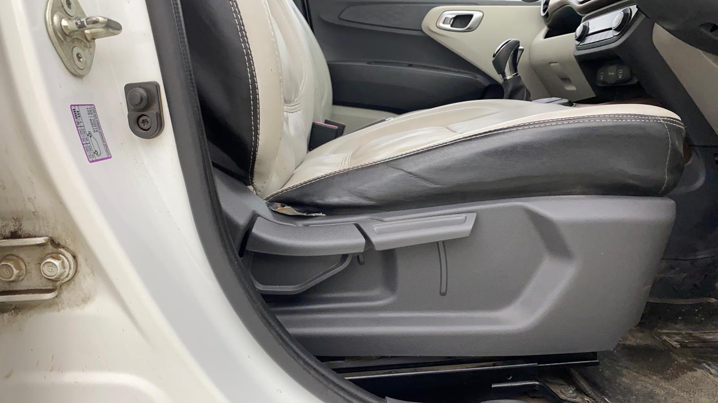 2023 Hyundai AURA SX PLUS 1.2 AMT, Petrol, Automatic, 47,649 km, Driver Side Adjustment Panel