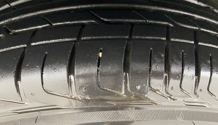 2020 KIA SONET GTX PLUS 1.5 AT, Diesel, Automatic, 75,049 km, Left Front Tyre Tread