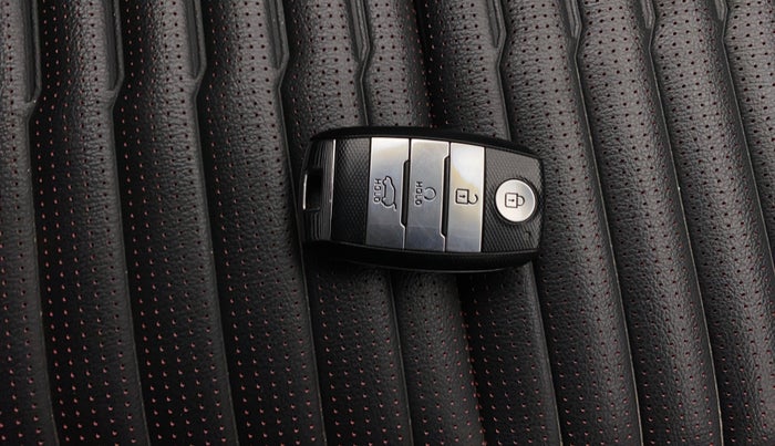 2020 KIA SONET GTX PLUS 1.5 AT, Diesel, Automatic, 75,049 km, Key Close Up