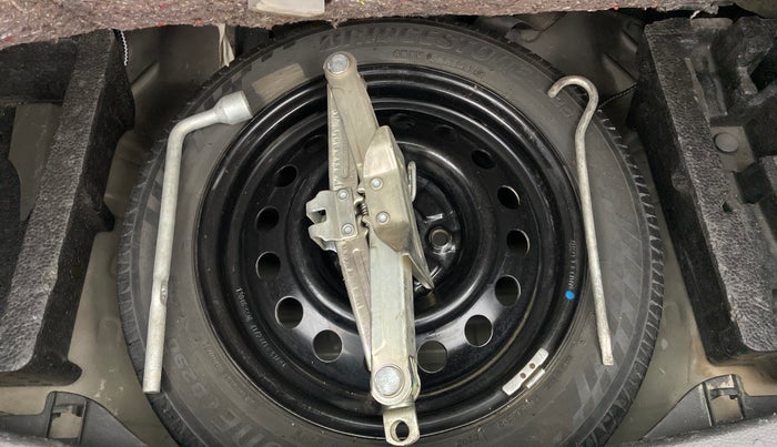 2013 Maruti Wagon R 1.0 VXI, Petrol, Manual, 1,23,745 km, Spare Tyre