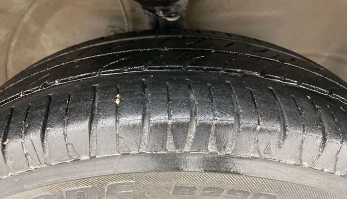 2013 Maruti Wagon R 1.0 VXI, Petrol, Manual, 1,23,745 km, Right Front Tyre Tread