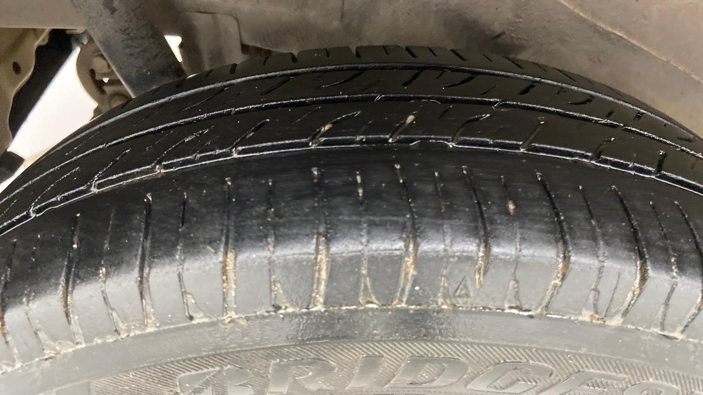 2013 Maruti Wagon R 1.0 VXI, Petrol, Manual, 1,23,745 km, Right Rear Tyre Tread