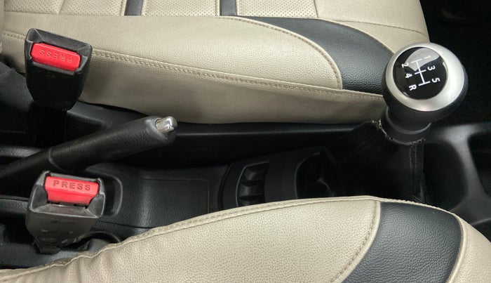 2013 Maruti Wagon R 1.0 VXI, Petrol, Manual, 1,23,745 km, Gear Lever