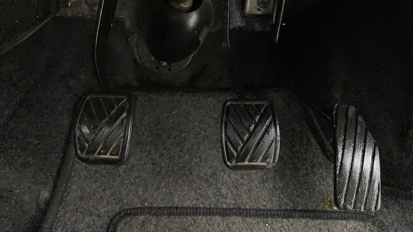 2013 Maruti Wagon R 1.0 VXI, Petrol, Manual, 1,23,745 km, Pedals