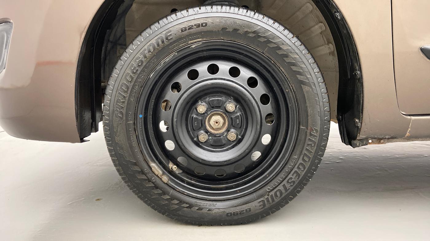 2013 Maruti Wagon R 1.0 VXI, Petrol, Manual, 1,23,745 km, Left Front Wheel
