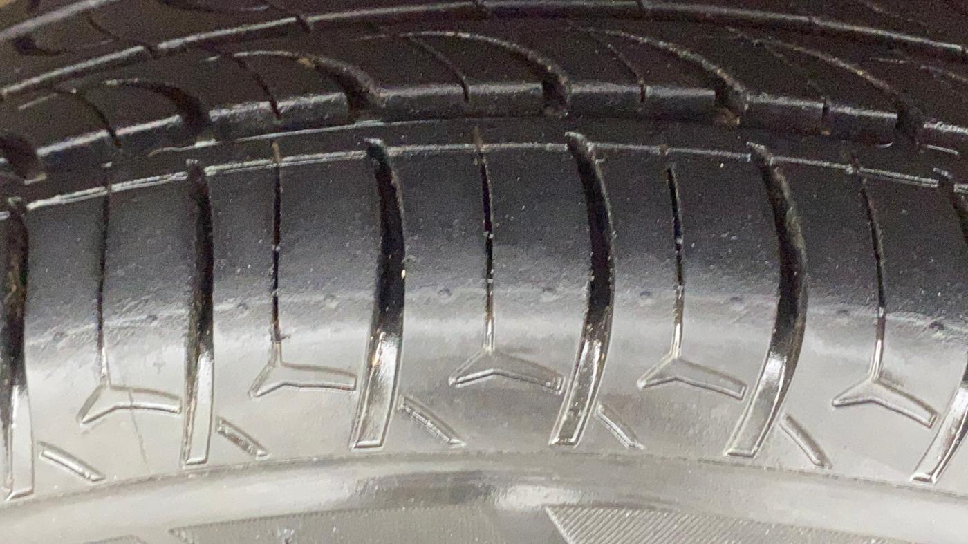 2017 Tata TIGOR XT PETROL, Petrol, Manual, 33,106 km, Left Front Tyre Tread