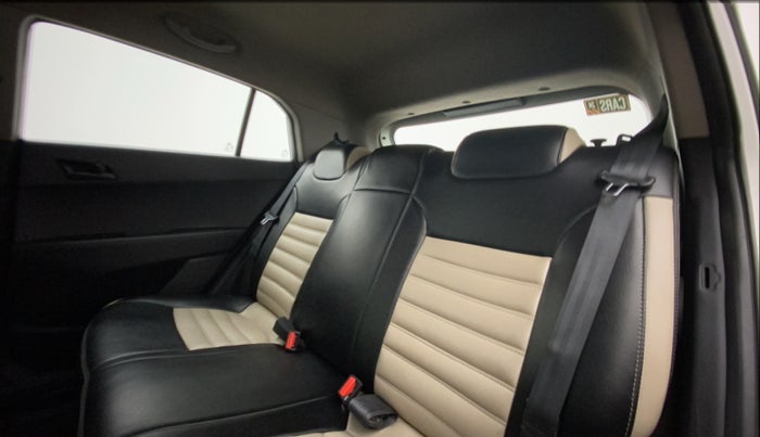 2015 Hyundai Creta BASE 1.4 DIESEL, Diesel, Manual, 1,13,052 km, Right Side Rear Door Cabin