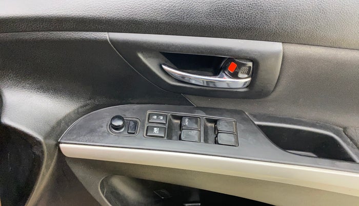 2016 Maruti S Cross ZETA 1.3, Diesel, Manual, 1,15,568 km, Driver Side Door Panels Control