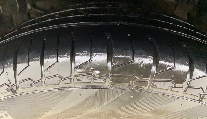 2016 Maruti S Cross ZETA 1.3, Diesel, Manual, 1,15,568 km, Left Front Tyre Tread