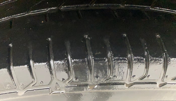 2019 Hyundai Elite i20 SPORTZ PLUS 1.2, Petrol, Manual, 31,628 km, Left Front Tyre Tread