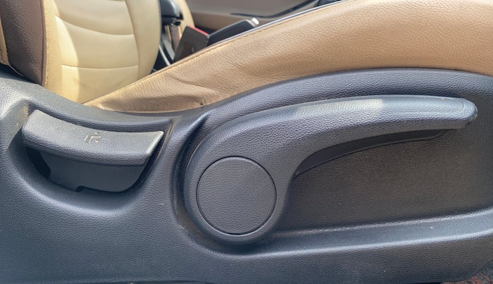 2019 Hyundai Elite i20 SPORTZ PLUS 1.2, Petrol, Manual, 31,628 km, Driver Side Adjustment Panel