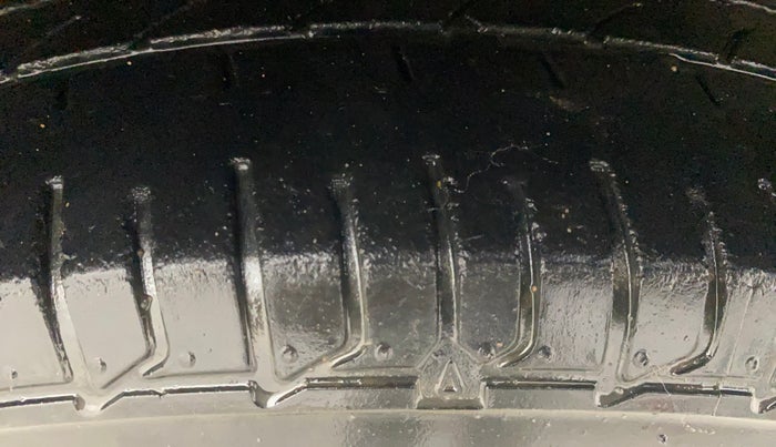 2019 Hyundai Elite i20 SPORTZ PLUS 1.2, Petrol, Manual, 31,628 km, Right Front Tyre Tread