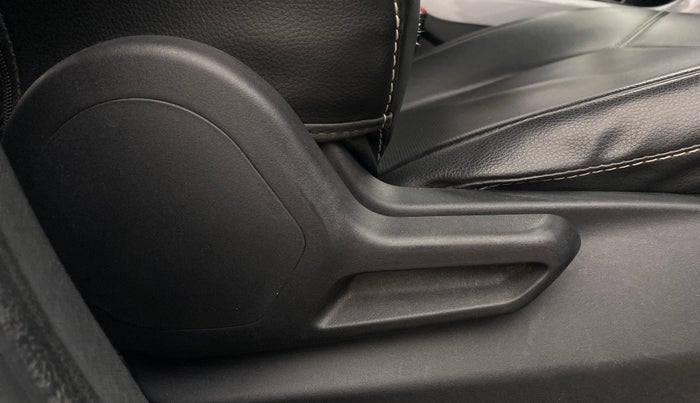 2023 Tata NEXON XM SUNROOF DIESEL, Diesel, Manual, 1,22,287 km, Driver Side Adjustment Panel