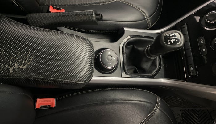 2023 Tata NEXON XM SUNROOF DIESEL, Diesel, Manual, 1,22,287 km, Gear Lever