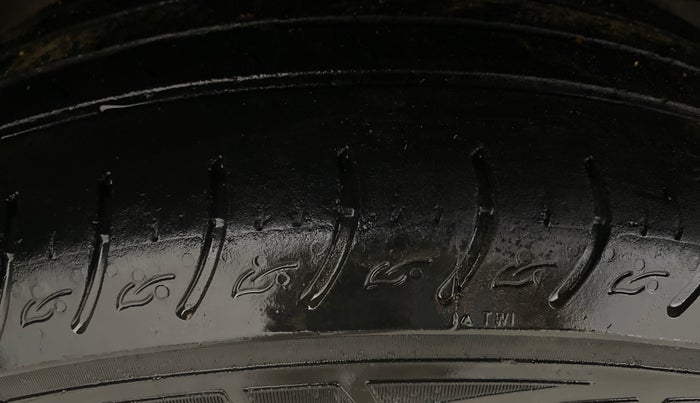 2023 Tata NEXON XM SUNROOF DIESEL, Diesel, Manual, 1,22,287 km, Right Rear Tyre Tread