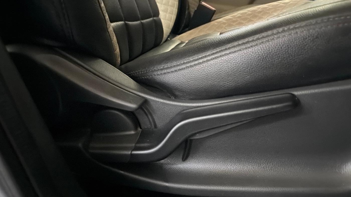 2019 Honda Amaze 1.2L I-VTEC V, Petrol, Manual, 61,686 km, Driver Side Adjustment Panel