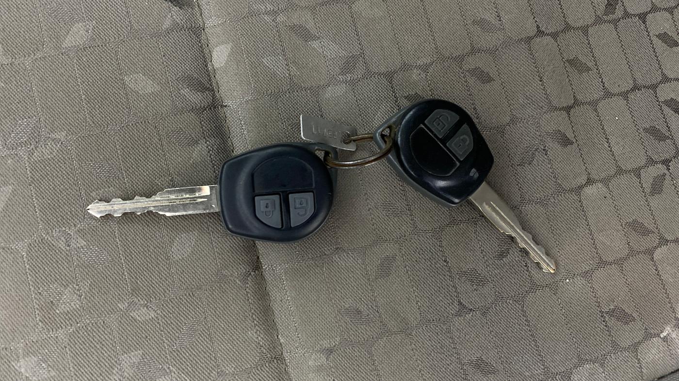 2013 Maruti Wagon R 1.0 VXI, CNG, Manual, 1,18,028 km, Key Close Up