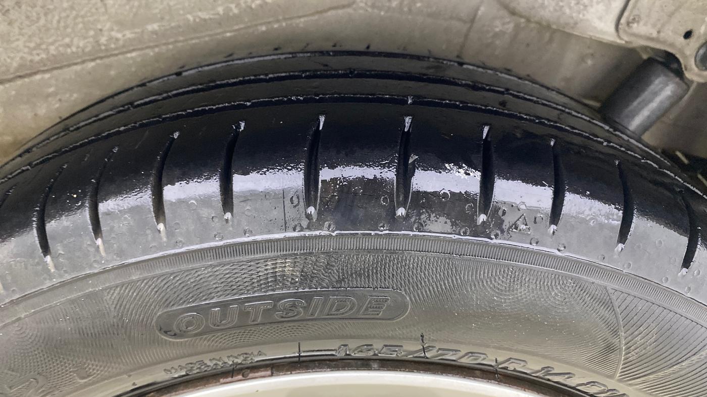 2013 Maruti Wagon R 1.0 VXI, CNG, Manual, 1,18,028 km, Left Rear Tyre Tread