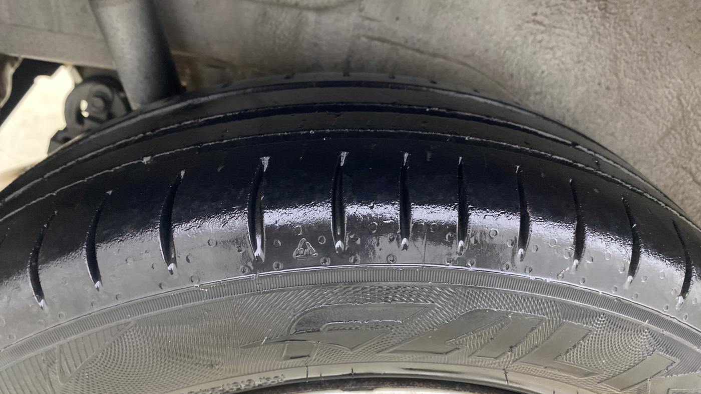2013 Maruti Wagon R 1.0 VXI, CNG, Manual, 1,18,028 km, Right Rear Tyre Tread