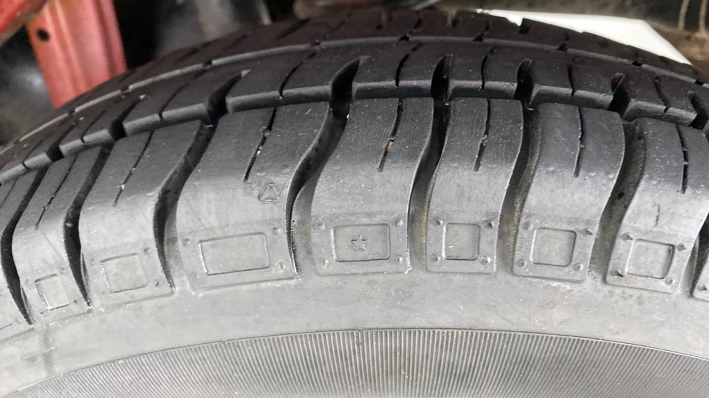 2018 Maruti Alto 800 LXI, Petrol, Manual, 15,663 km, Left Rear Tyre Tread