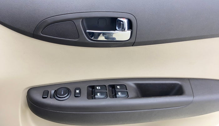 2012 Hyundai i20 ASTA 1.2, Petrol, Manual, 71,709 km, Driver Side Door Panels Control