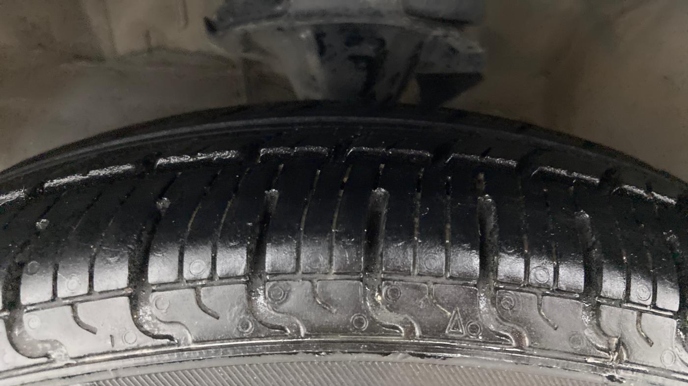 2015 Hyundai i10 SPORTZ 1.1, Petrol, Manual, 93,736 km, Left Front Tyre Tread