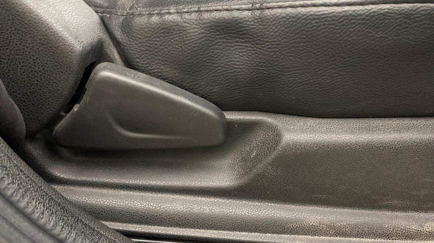 2020 Renault Kwid CLIMBER 1.0 (O), Petrol, Manual, 49,717 km, Driver Side Adjustment Panel